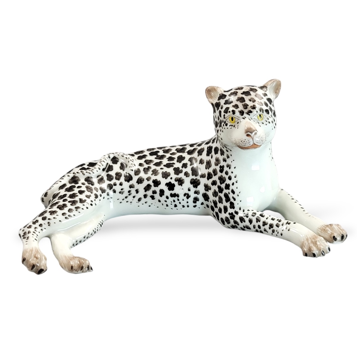 Samson, Paris. Figurine en porcelaine d’un léopard, vers 1850–1860