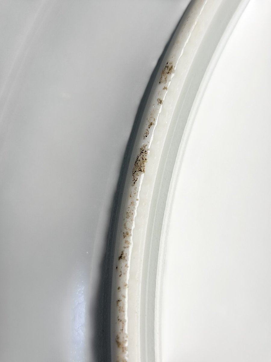 Plat d’Arita « aka-e », fin XVIIe (v.1680–1700), Hizen — Ø 24,5 cm, UV OK-photo-3