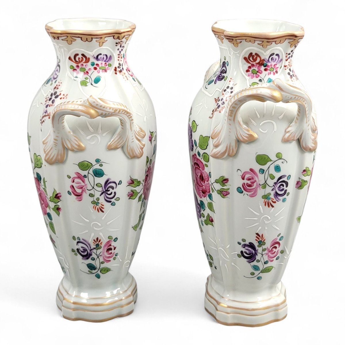 Paire de vases Samson, Paris, décor floral avec émail blanc en relief, vers 1850-photo-4