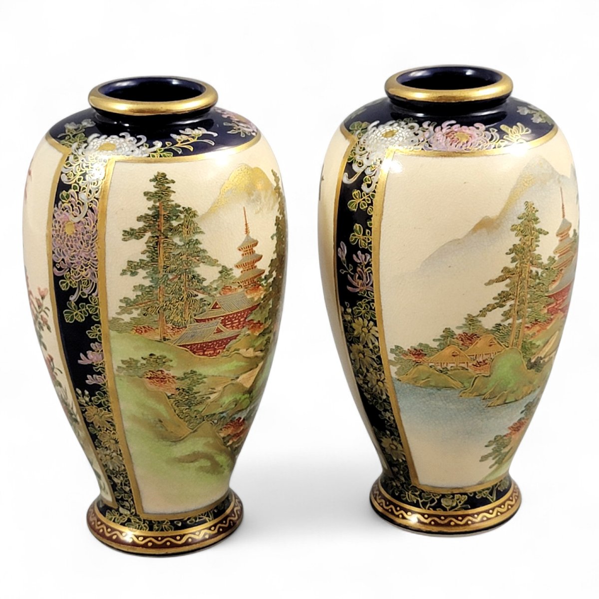 Pair Of Japanese Tashiro (田代) Satsuma-style Vases, 1920–30s — Immaculate Gilding-photo-1