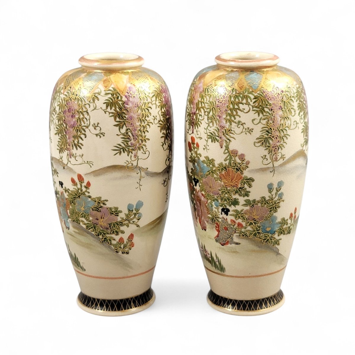 Paire de vases Satsuma de Kyoto, « Jardin de glycines », signés Hakusan (白山), c. 1890–1915-photo-2