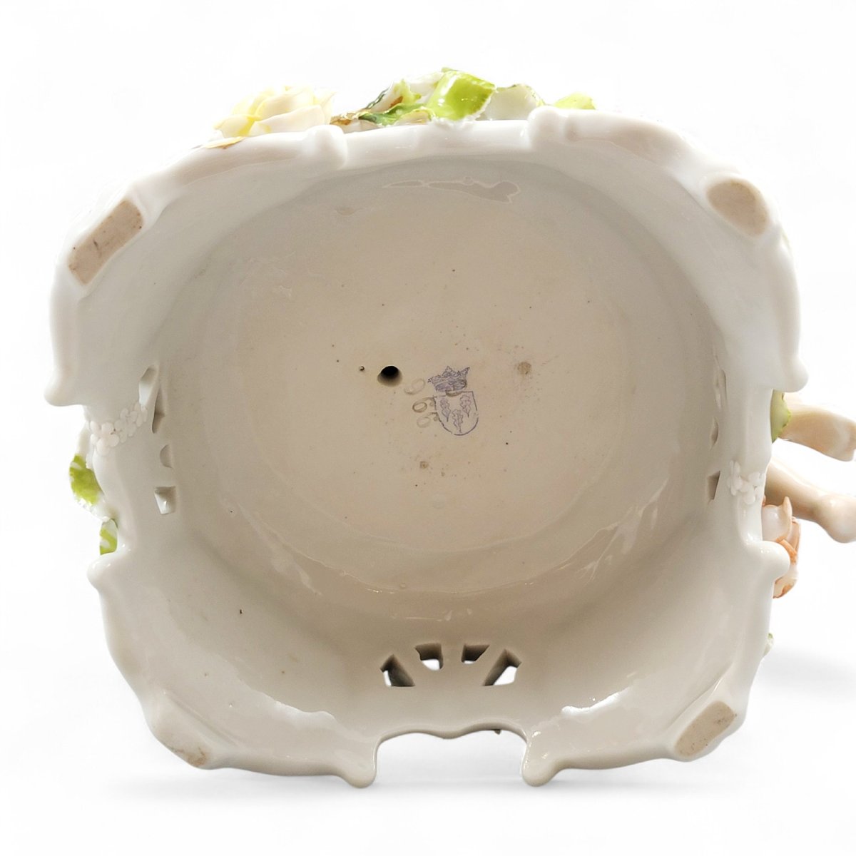 Grand centrepiece Schierholz Plaue avec putti et roses appliquées, vers 1907-photo-8