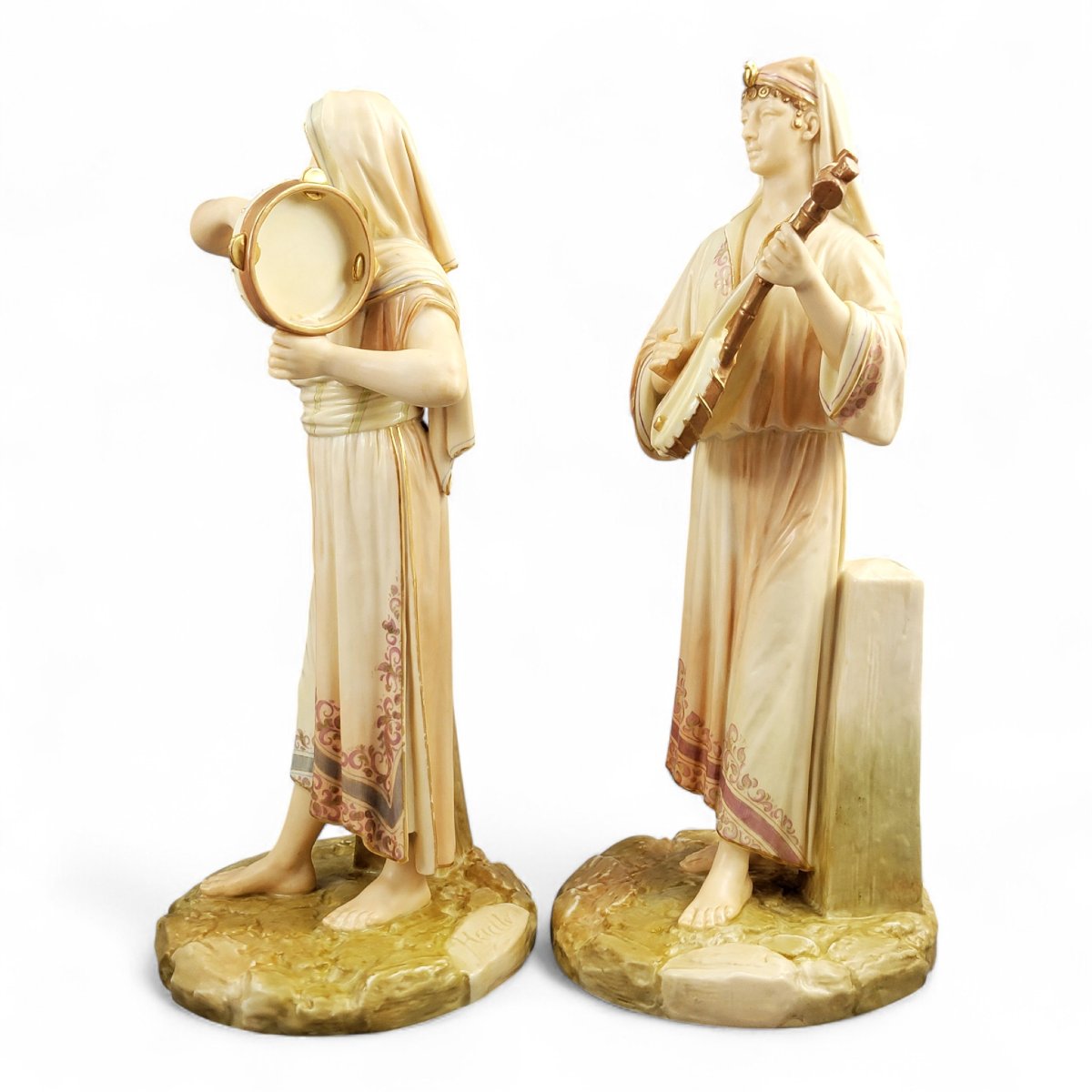 Grande paire de musiciens égyptiens Royal Worcester par James Hadley, 1893-photo-2