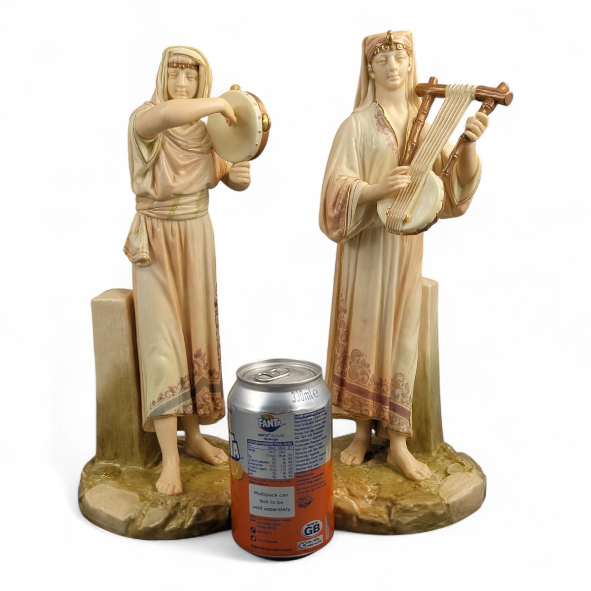 Grande paire de musiciens égyptiens Royal Worcester par James Hadley, 1893-photo-7