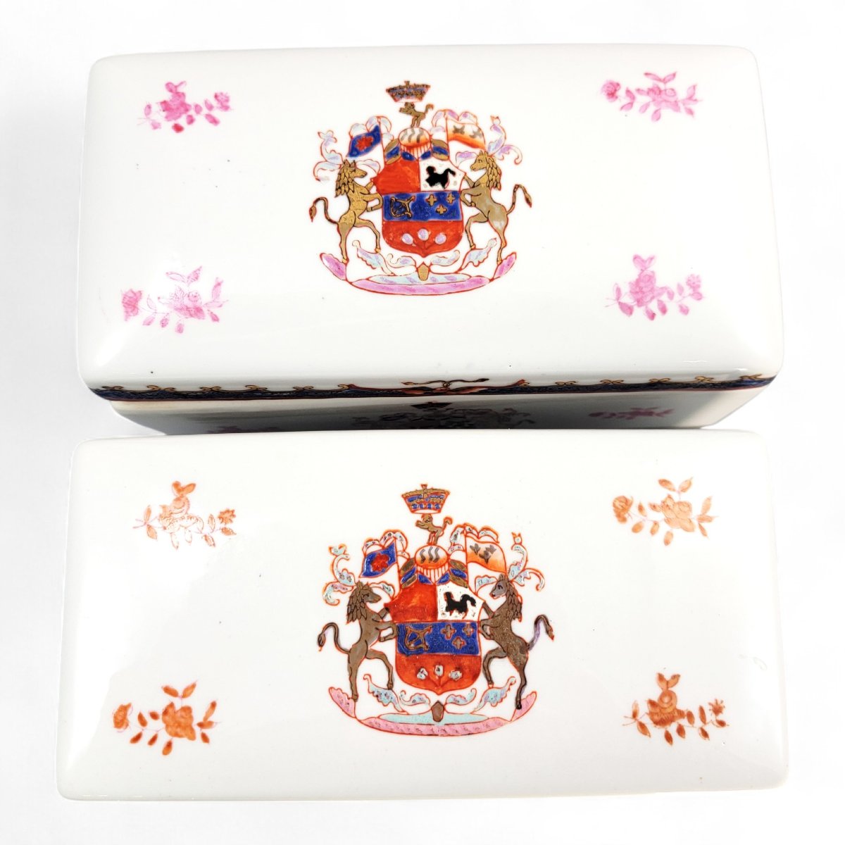 Paire de boîtes armoriées en porcelaine, Hong Kong, XXᵉ siècle-photo-2