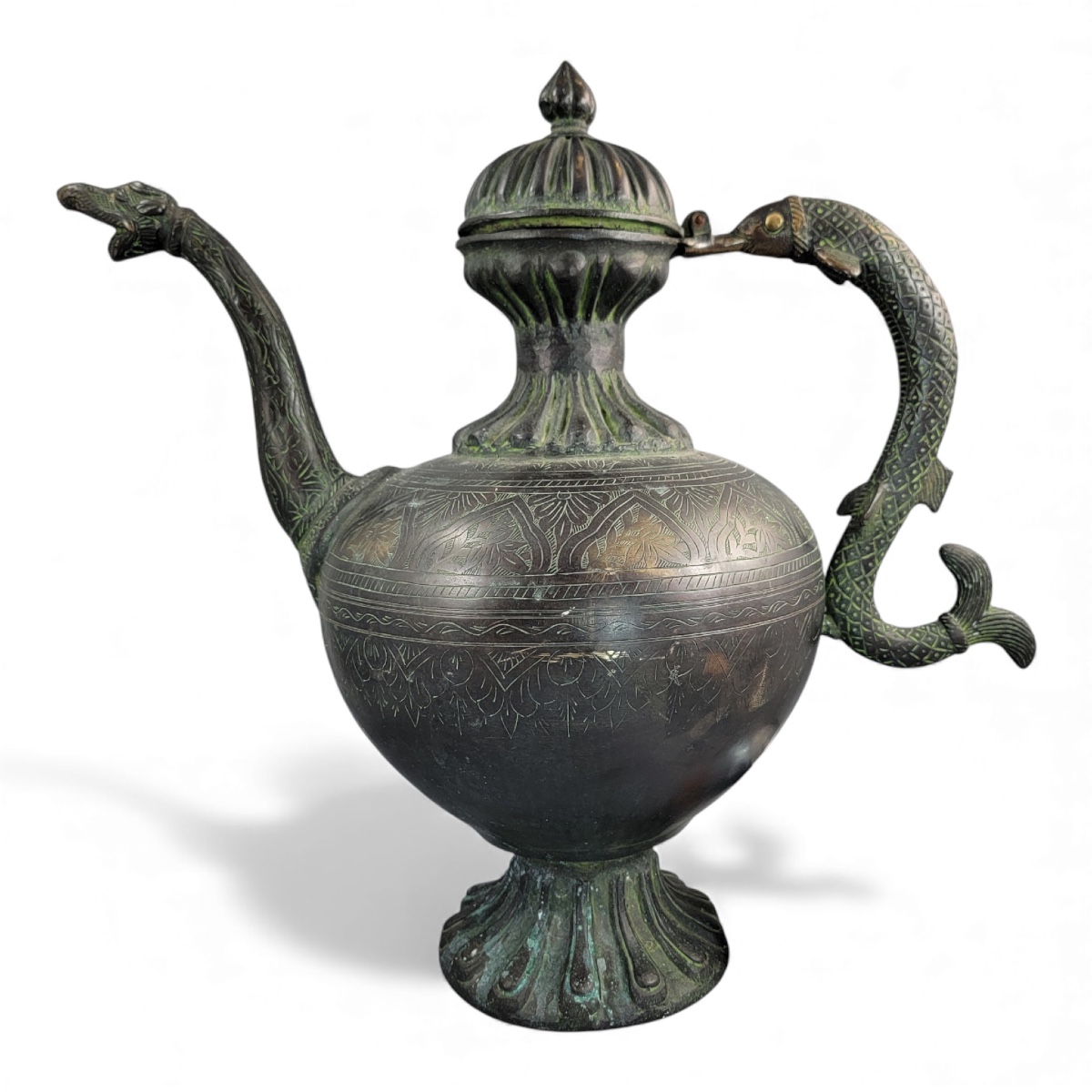 Grande aiguière indo-persane en bronze, anse makara, Inde c. 1850