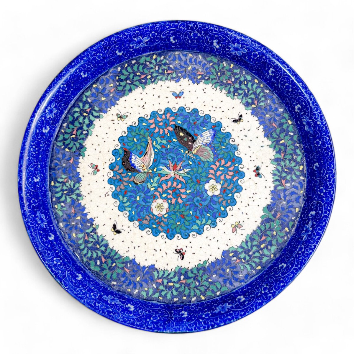 Grand plat en porcelaine japonaise et émaux cloisonnés, époque Meiji (vers 1880)-photo-1