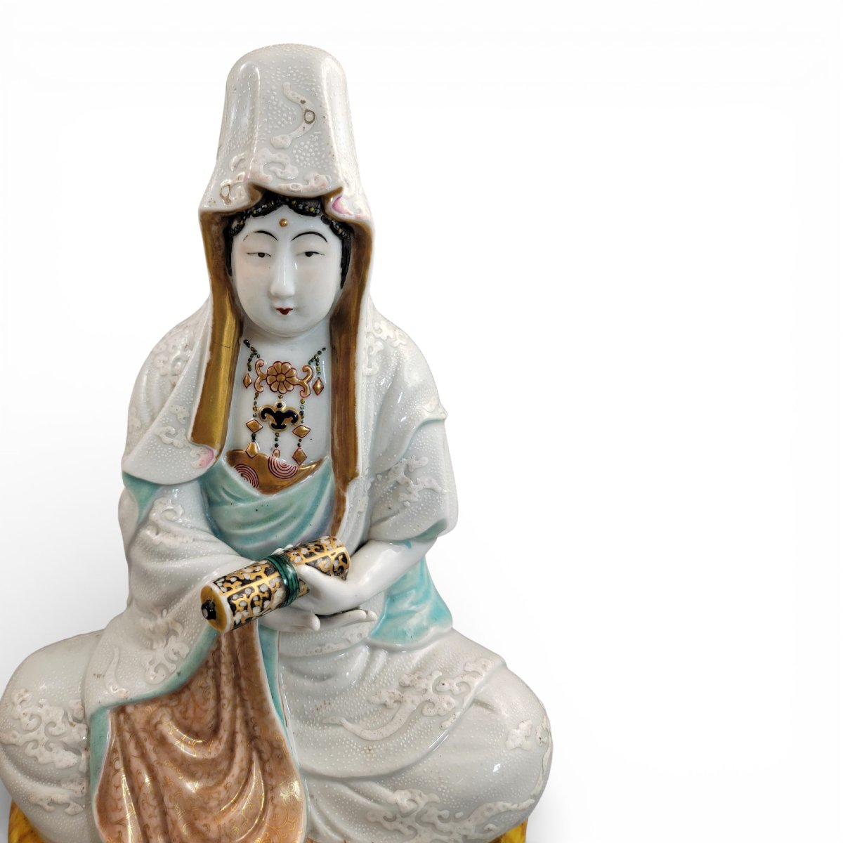 Triade bouddhique en porcelaine de Kutani représentant Kannon, Japon, période Meiji, 1880–1900-photo-5