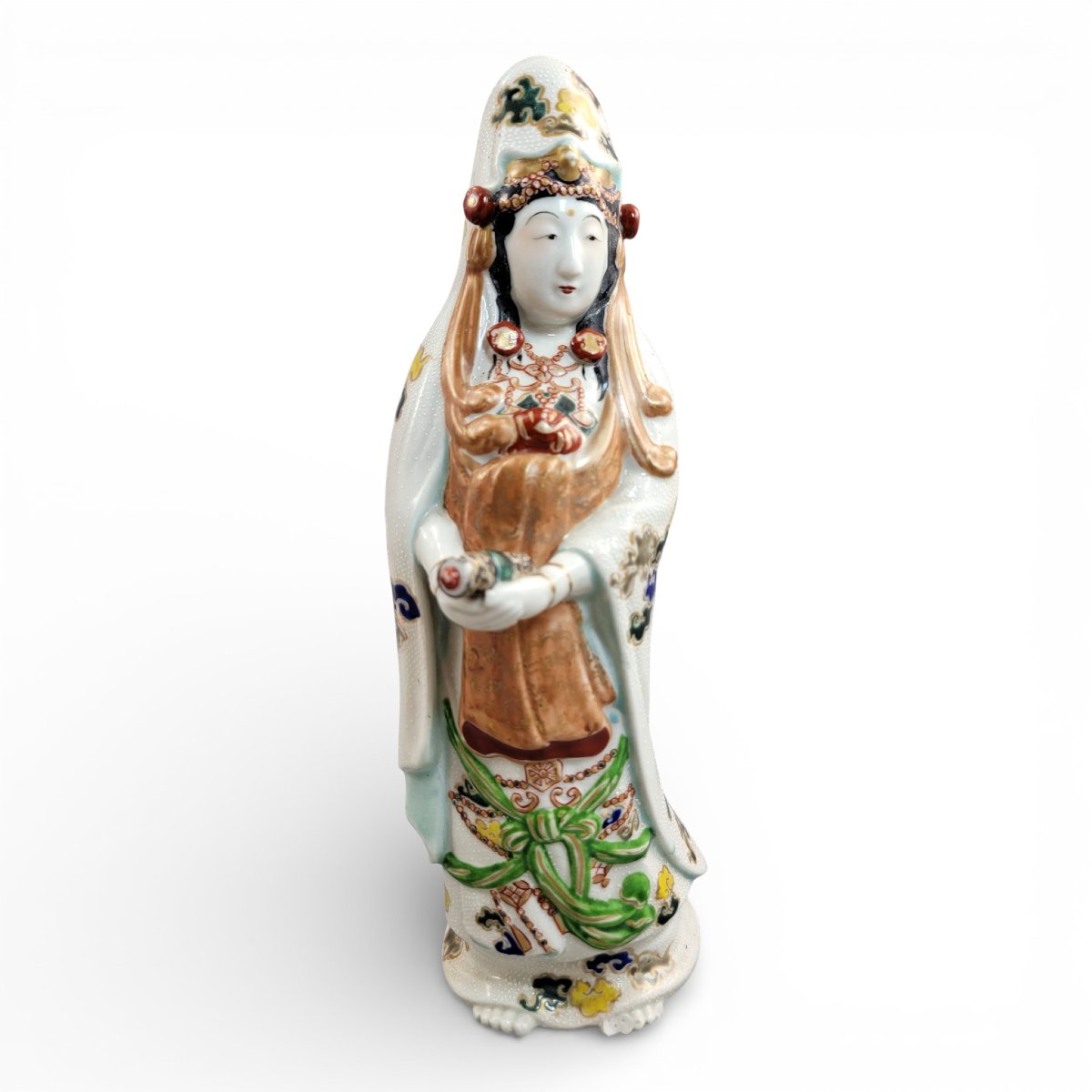 Triade bouddhique en porcelaine de Kutani représentant Kannon, Japon, période Meiji, 1880–1900-photo-7
