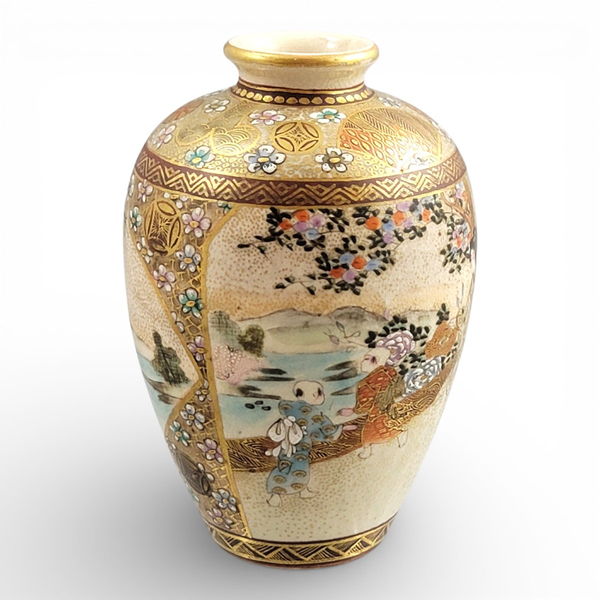 Antique Japanese Meiji Period Satsuma Vase By Shuzan With Stippled Gold (c. 1900)-photo-3
