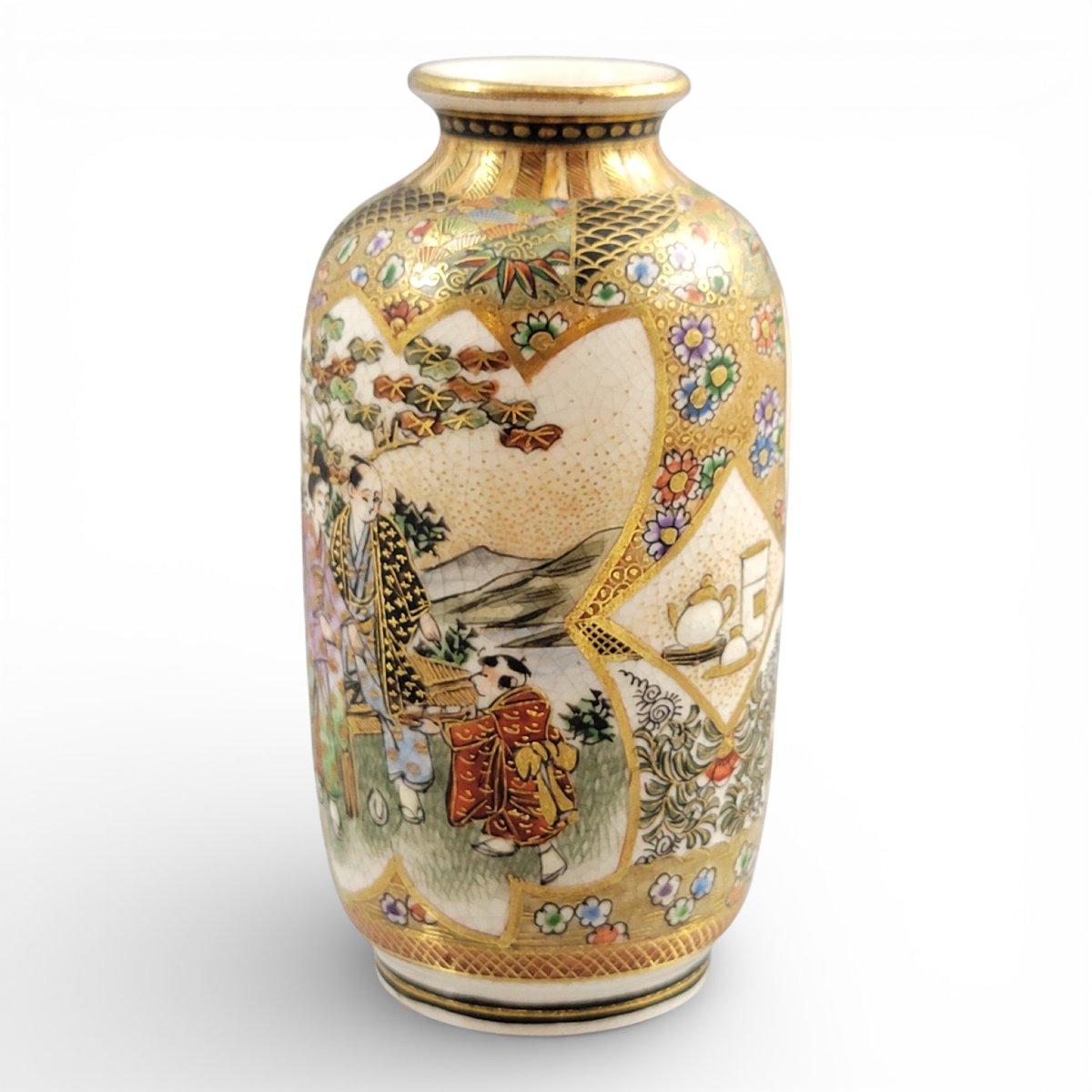 Japanese Satsuma Vase, Meiji Era, Family And Tea Scene, Gold Detailing-photo-2