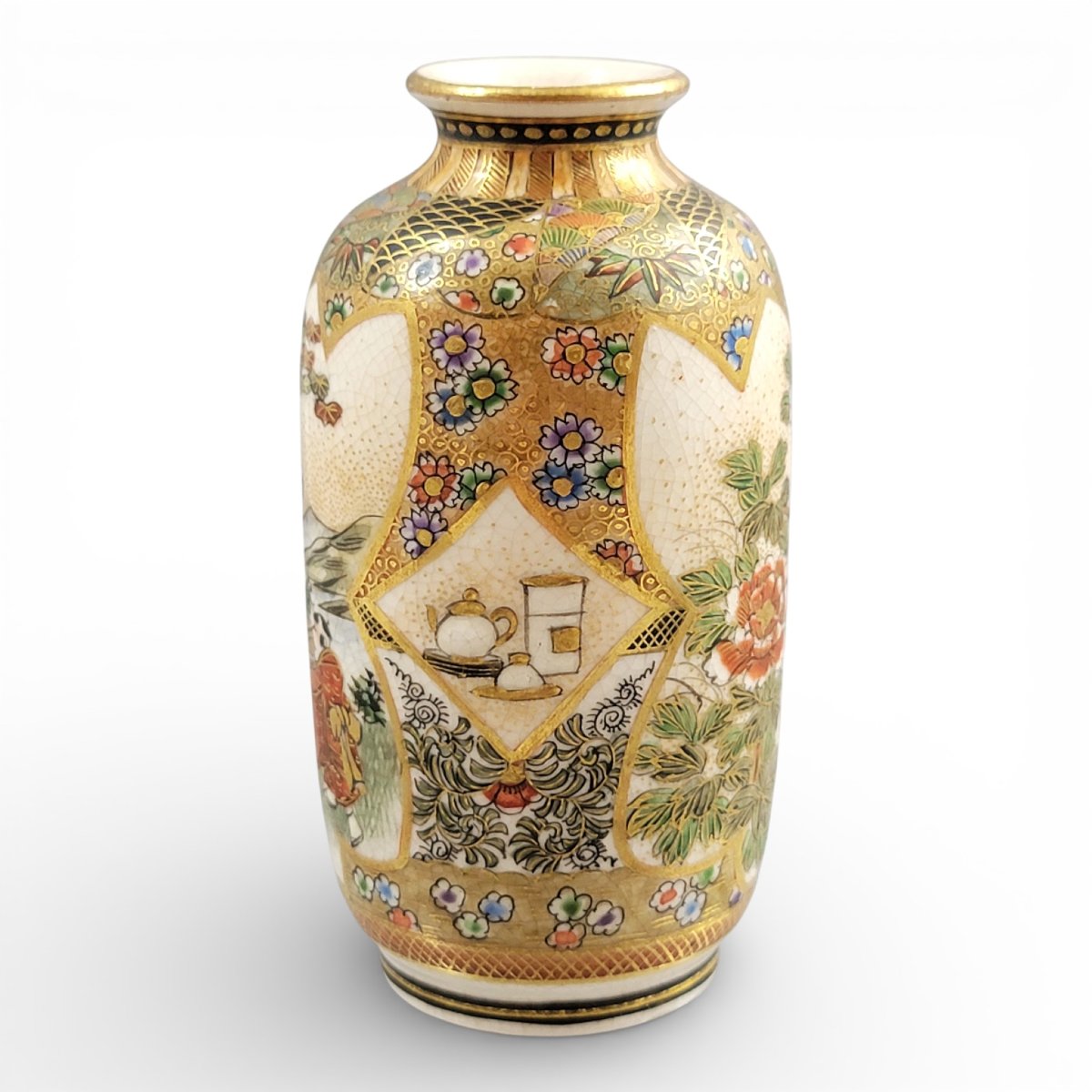 Japanese Satsuma Vase, Meiji Era, Family And Tea Scene, Gold Detailing-photo-3