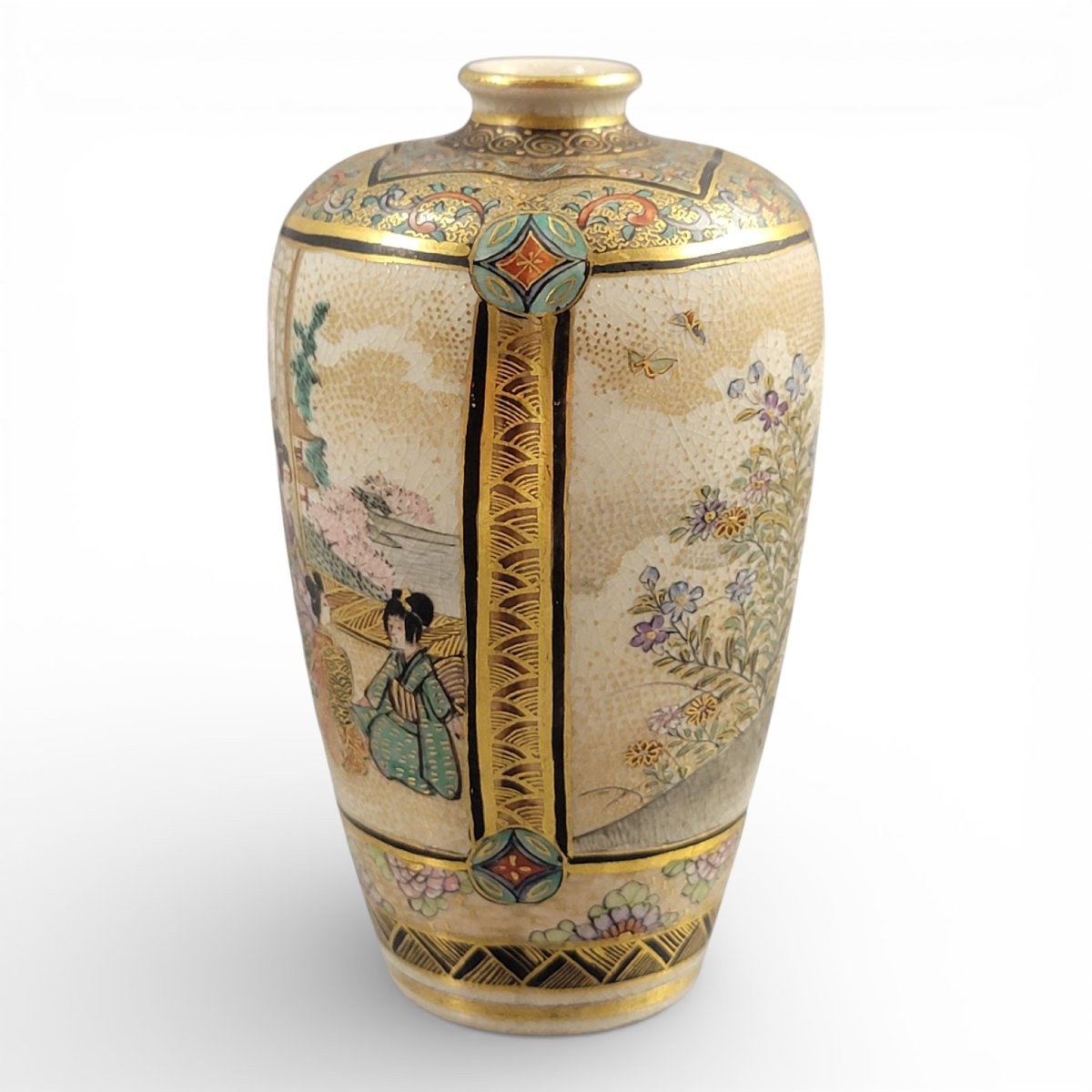 Vase miniature Satsuma à scène familiale, signé Chōsei, vers 1890-photo-2