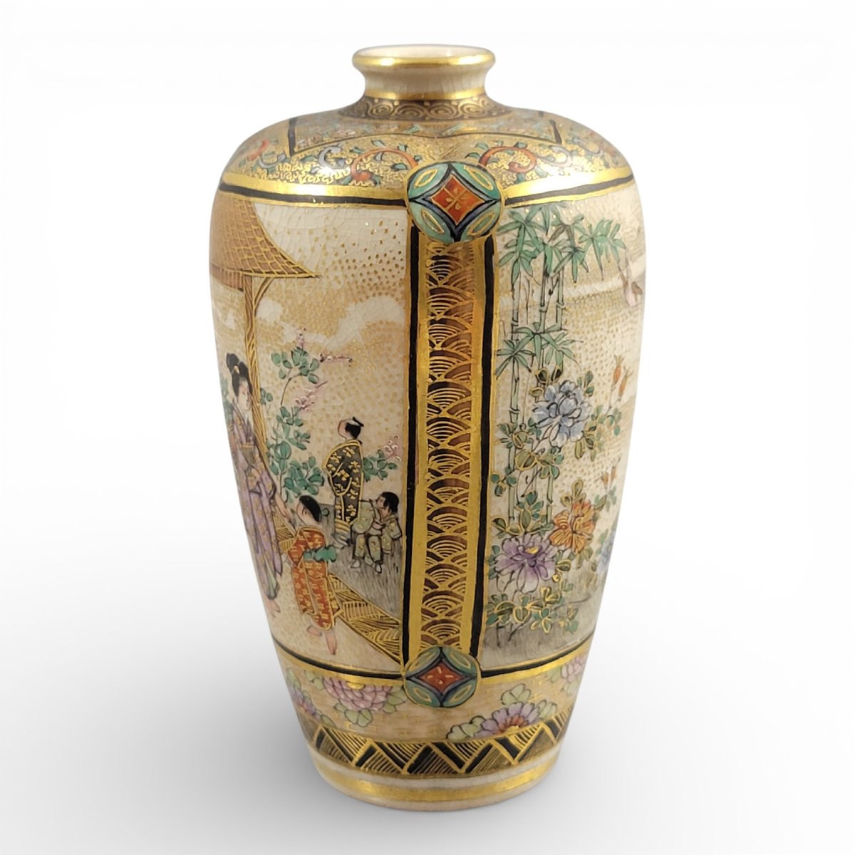 Vase miniature Satsuma à scène familiale, signé Chōsei, vers 1890-photo-3