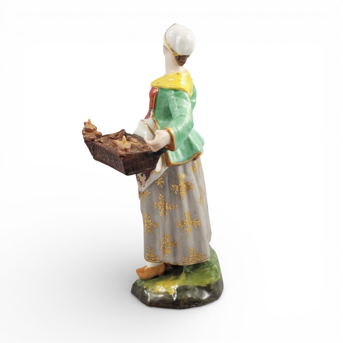 Figurine en porcelaine de Derby, marchande de pains, vers 1800-photo-3