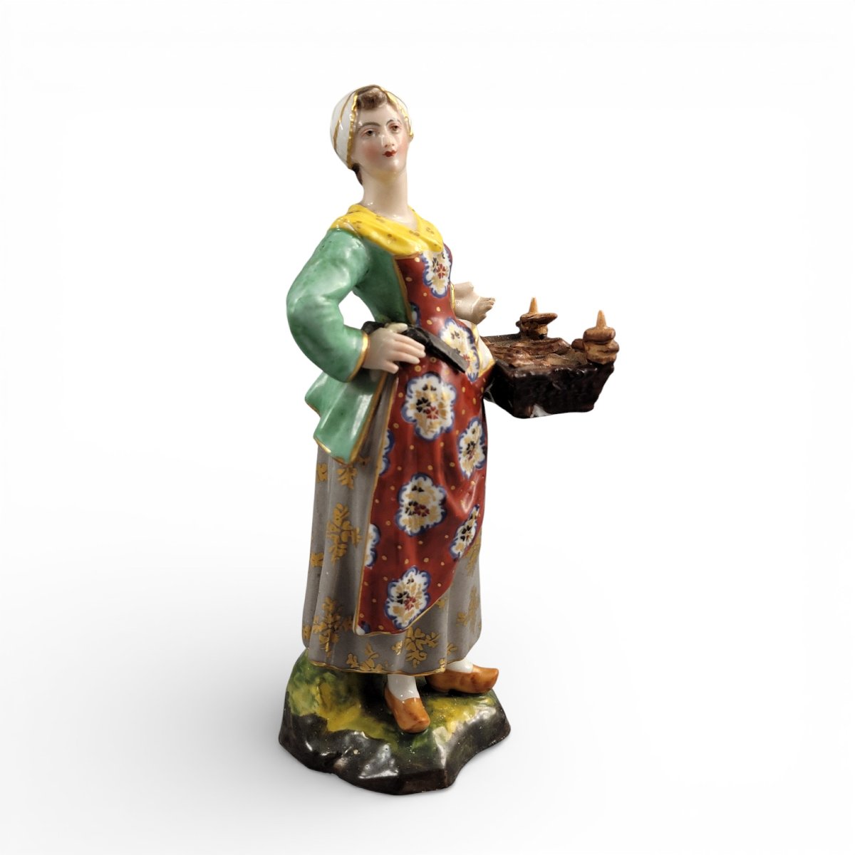 Figurine en porcelaine de Derby, marchande de pains, vers 1800-photo-2