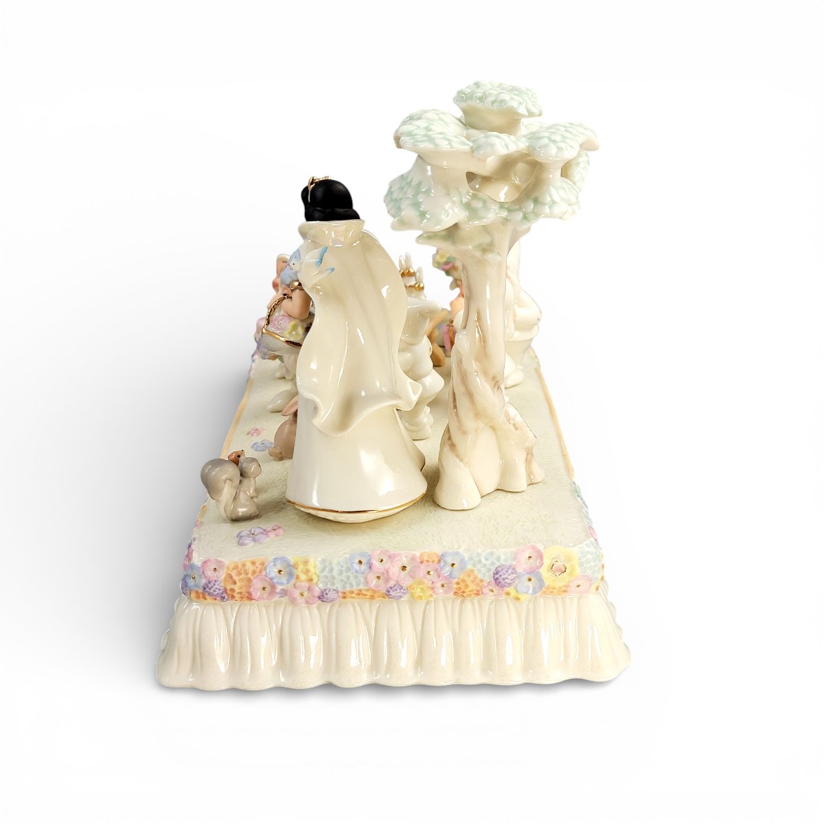 Groupe en porcelaine Lenox « Surprise pour Blanche-Neige », vers 1998-photo-2