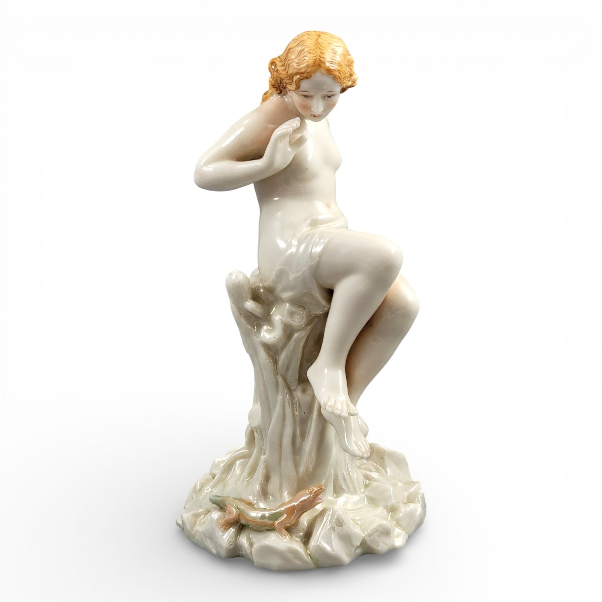 Royal Worcester, sculpture en porcelaine irisée d’une jeune femme avec lézard, vers 1870