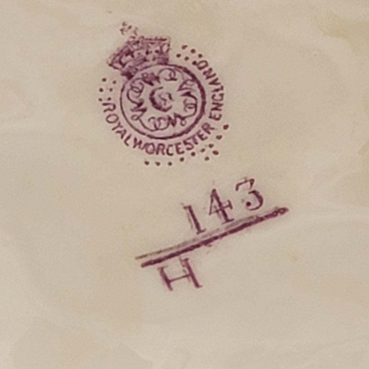 Royal Worcester Prestige Shot-enamel Porcelain Musicians, 1912–1914-photo-3