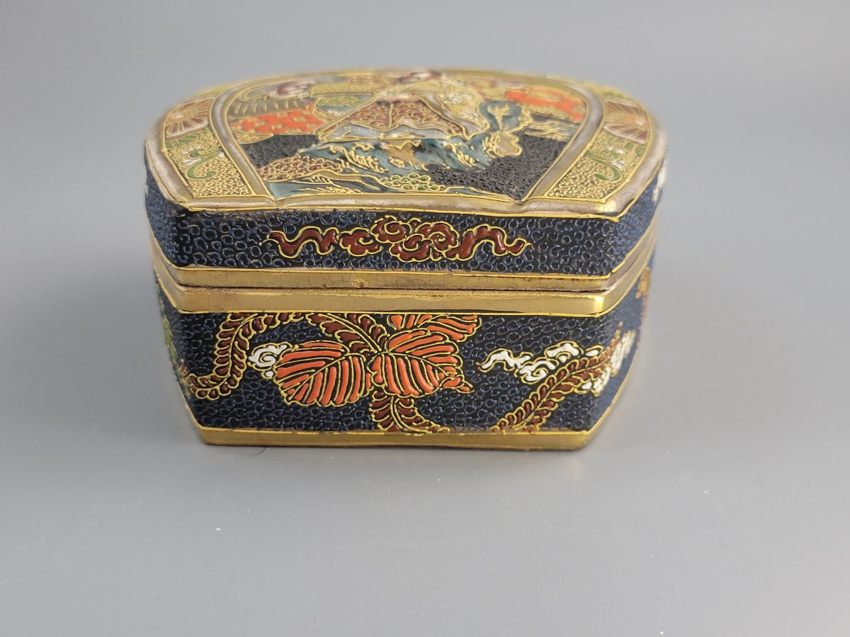 Exceptional Satsuma Faience Box By Tōshōzan, Meiji Period-photo-2