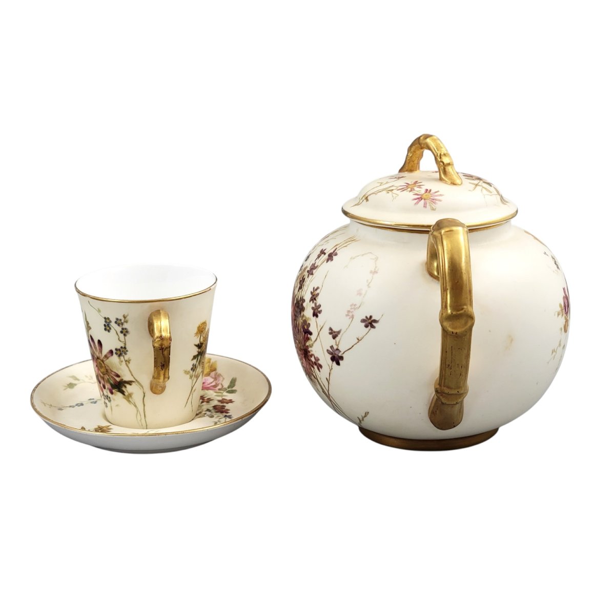 Service à thé Royal Worcester en porcelaine blush ivory, théière tasse et soucoupe, vers 1893-photo-2
