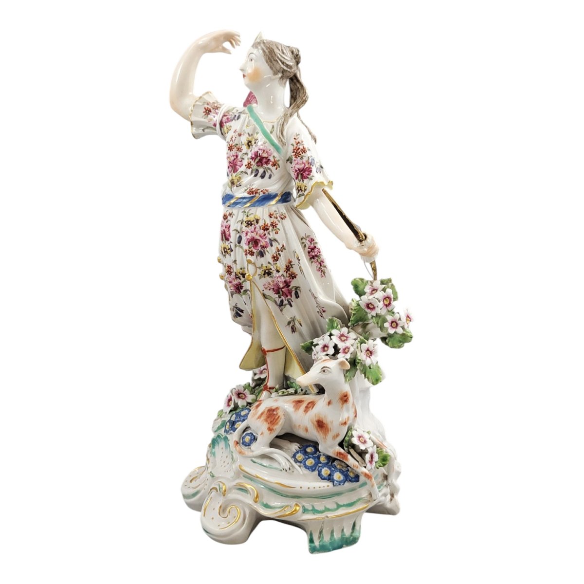 Figure en porcelaine de Derby représentant Diane avec chien de chasse, période Patch, vers 1760-photo-2
