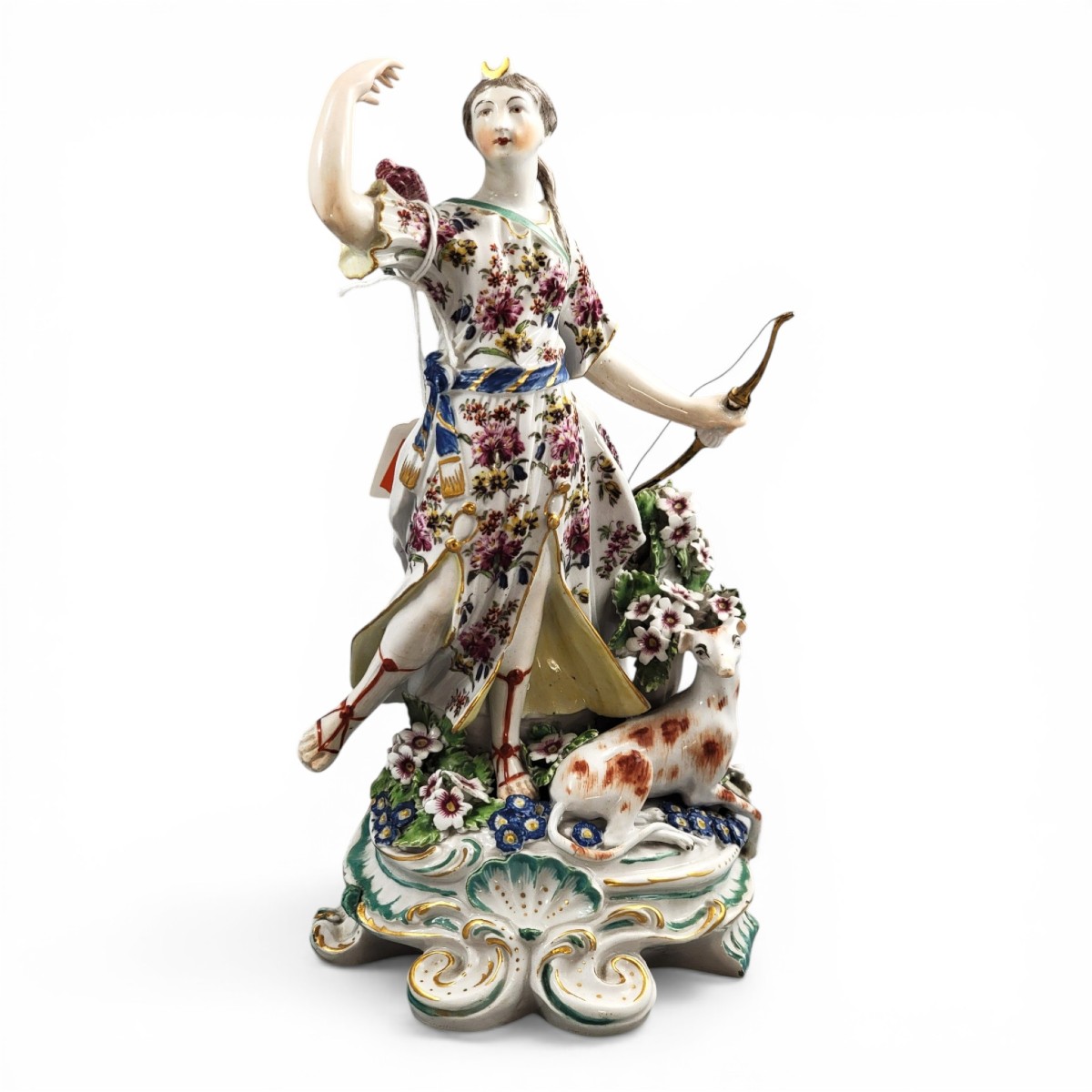 Figure en porcelaine de Derby représentant Diane avec chien de chasse, période Patch, vers 1760