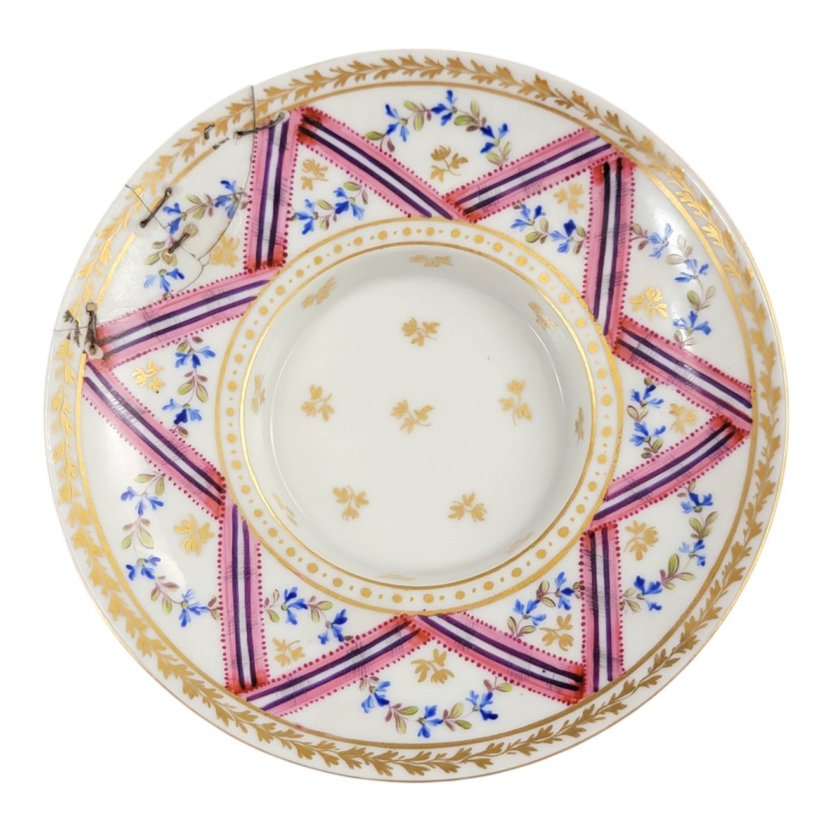 Manufacture de la Reine, tasse trembleuse couverte et soucoupe en porcelaine de Paris, XVIIIe s-photo-1