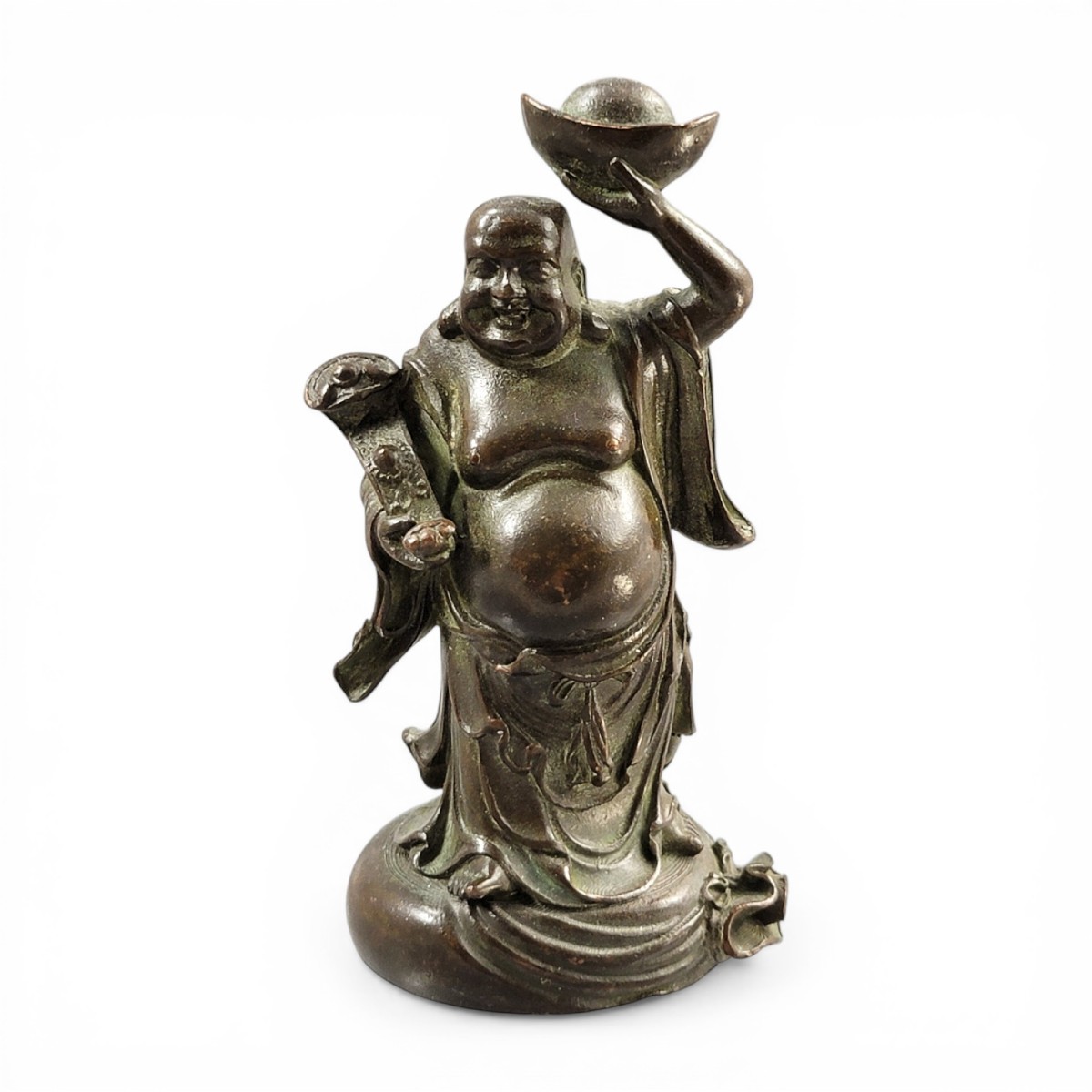 Statuette en bronze de Budai avec yuanbao et sceptre ruyi, vers 1900
