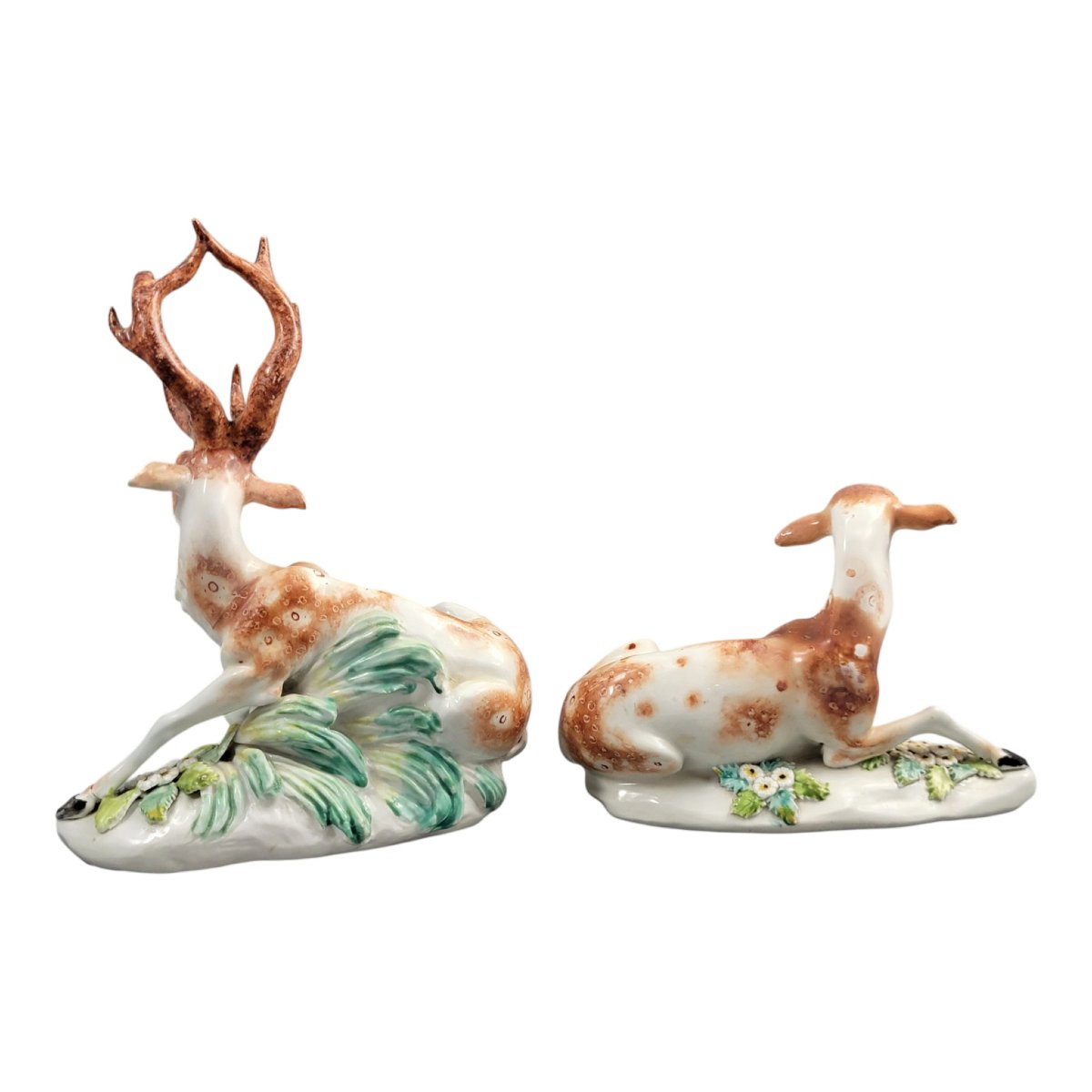 Paire de cerfs en porcelaine de Derby « Stag and Doe at Lodge », vers 1765–1770-photo-3