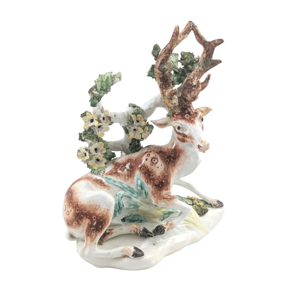 Figure en porcelaine de Derby représentant un cerf couché avec bocage, vers 1755-1765-photo-3