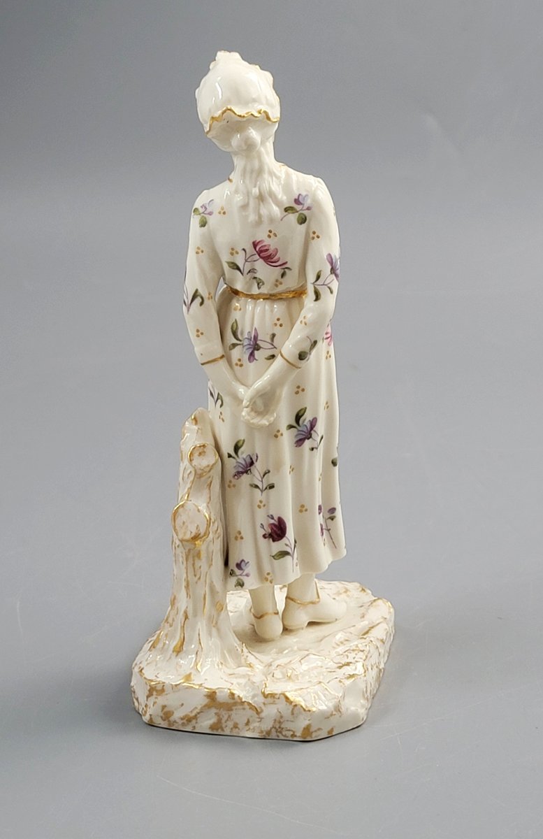 Royal Worcester Porcelain Figure Bonneted Woman, C.1920-photo-4