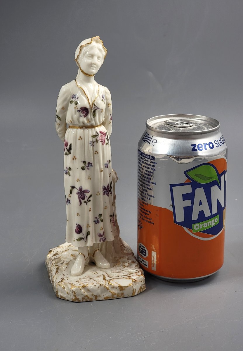 Royal Worcester Porcelain Figure Bonneted Woman, C.1920-photo-5