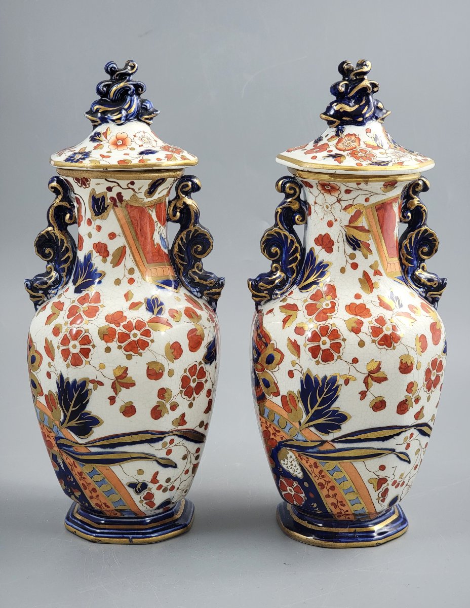 Pair Of Ridgways Old Derby Porcelain Vases With Covers, England, C. 1891–1910-photo-3