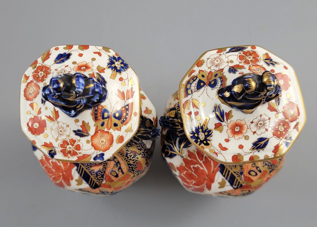 Pair Of Ridgways Old Derby Porcelain Vases With Covers, England, C. 1891–1910-photo-3
