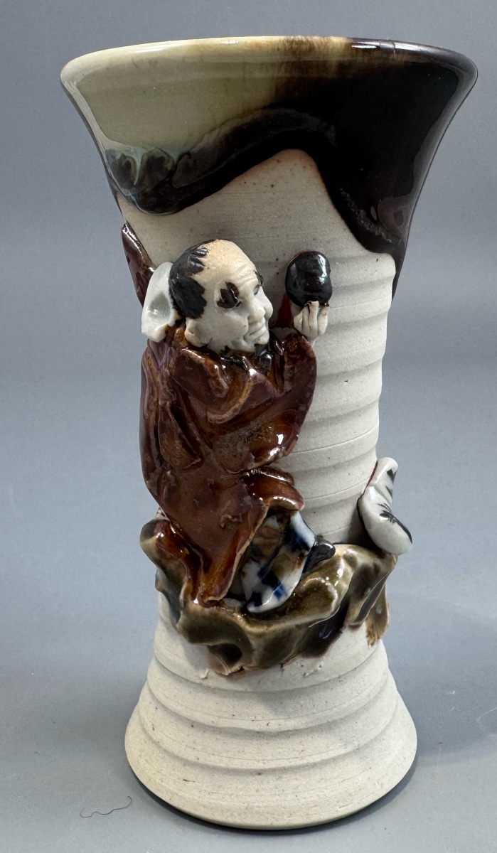 Sumida Gawa Stoneware Vase With Applied Rakan Figure, Signed Ryōsai, Meiji–taishō Period-photo-3