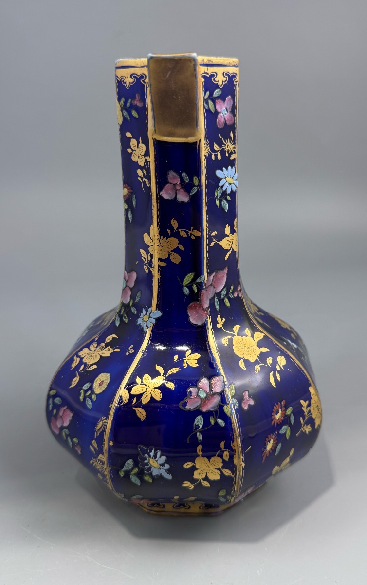 Aiguière Mason's Ironstone à décor chinoisant sur fond bleu cobalt, anse à grotesque-photo-2