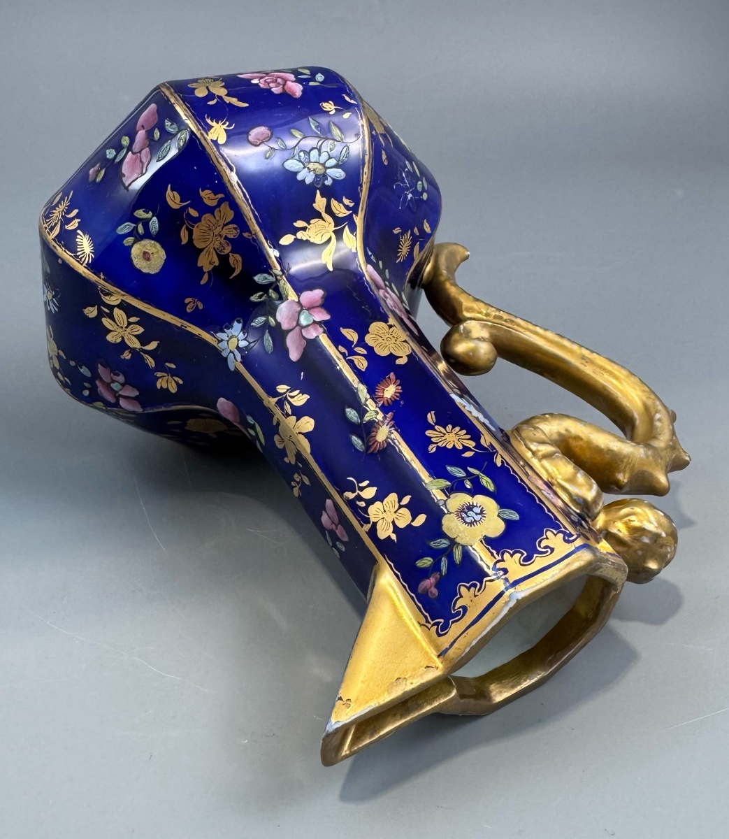 Aiguière Mason's Ironstone à décor chinoisant sur fond bleu cobalt, anse à grotesque-photo-6