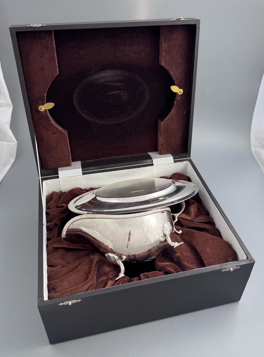 Service à sauce Mappin & Webb — Support en argent massif avec saucière et louche argentées-photo-2