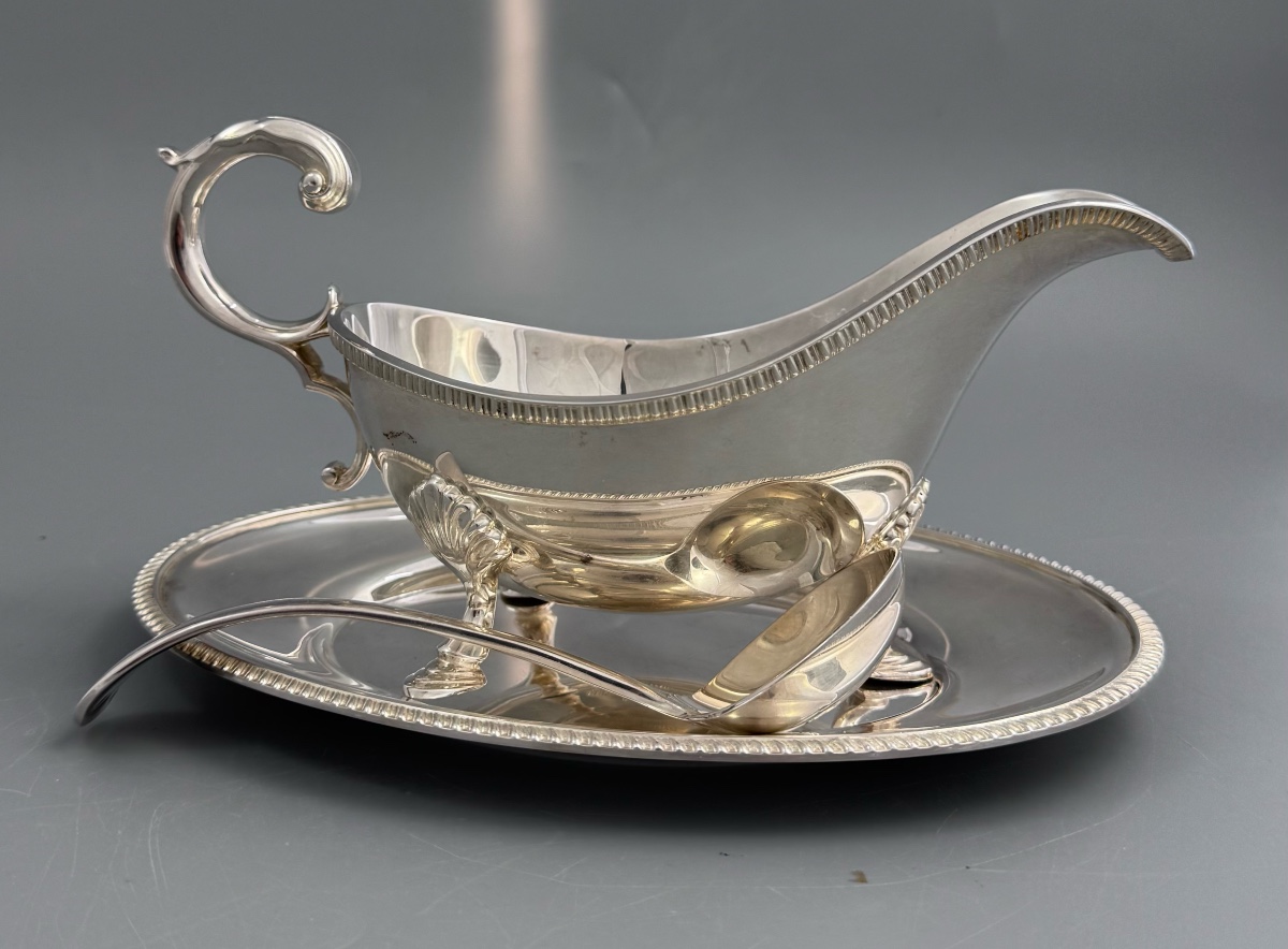 Service à sauce Mappin & Webb — Support en argent massif avec saucière et louche argentées