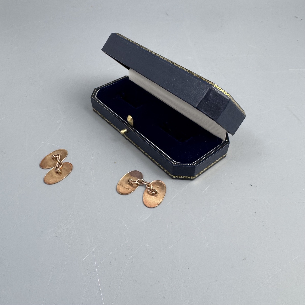 Pair Of 9-carat Gold Oval Chain-link Cufflinks By Steele & Dolphin-photo-4