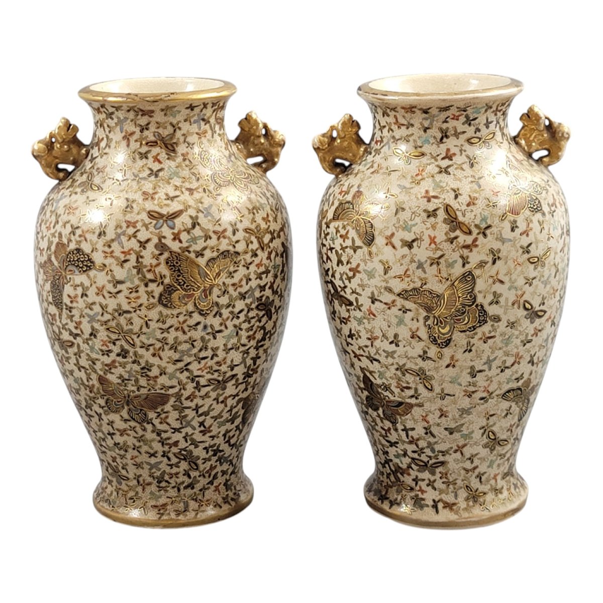 Paire de vases Satsuma mille papillons, signés Kinzan, époque Meiji-photo-3