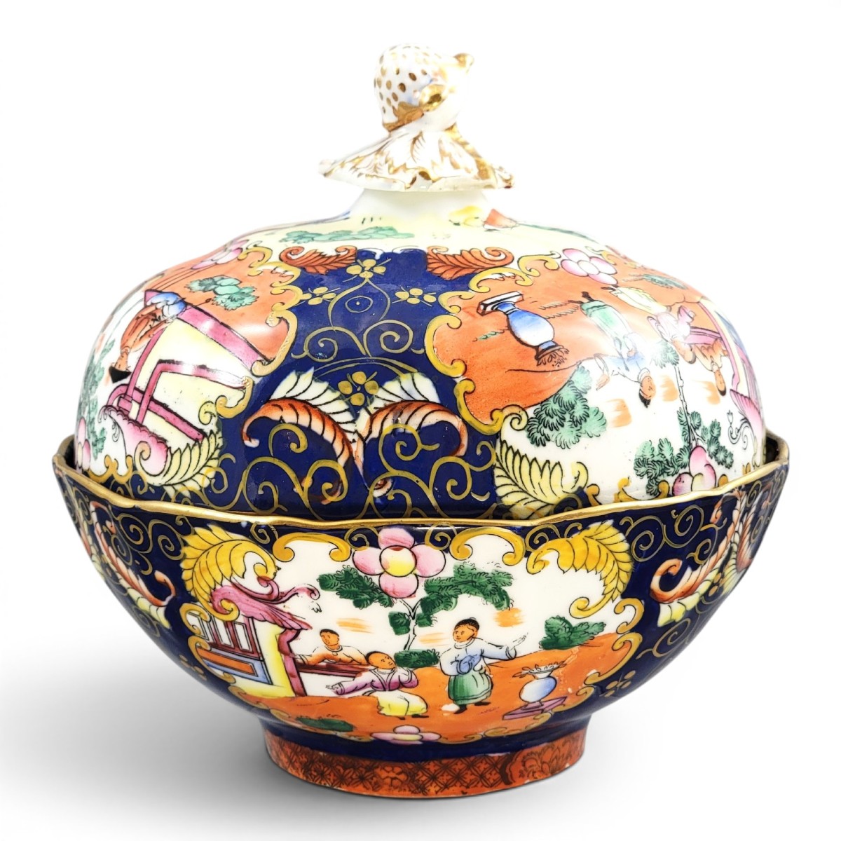 Mason’s Patent Ironstone Large Covered Bowl, Chinoiserie Pattern, C.1820
