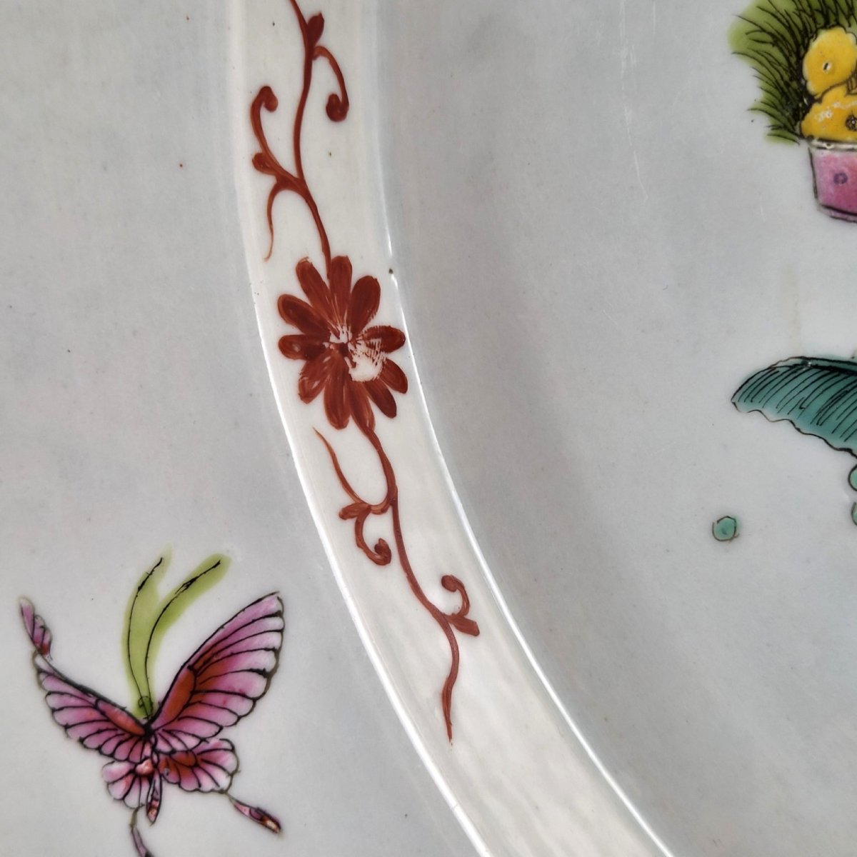 Rare Large Chinese Famille Rose Castellated Porcelain Bowl, C.1880-photo-2