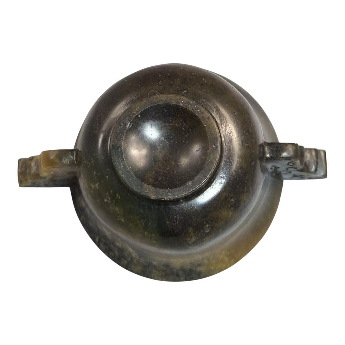 Coupe archaïsante chinoise en néphrite avec anses taotie, vers 1900–1910-photo-4