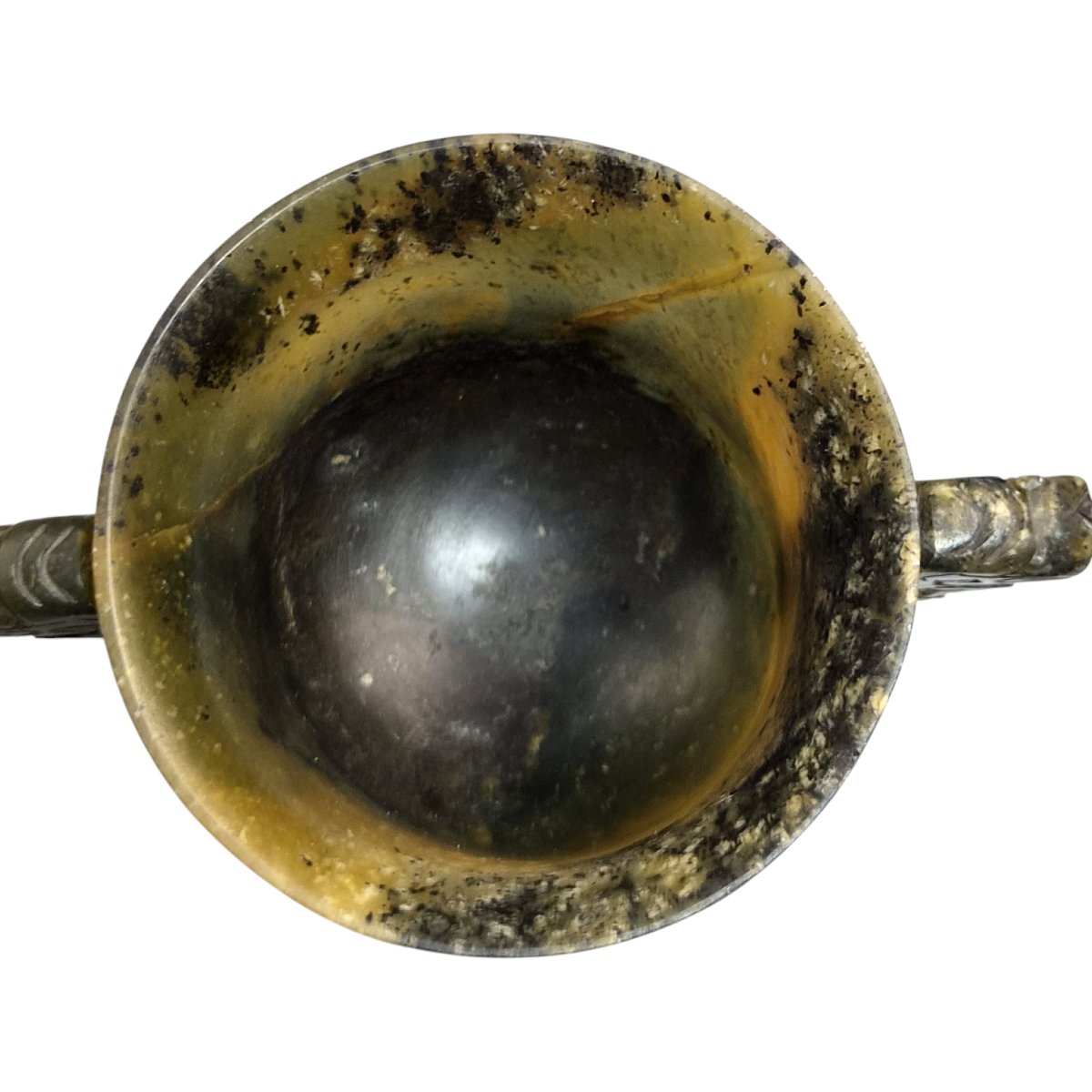 Coupe archaïsante chinoise en néphrite avec anses taotie, vers 1900–1910-photo-5