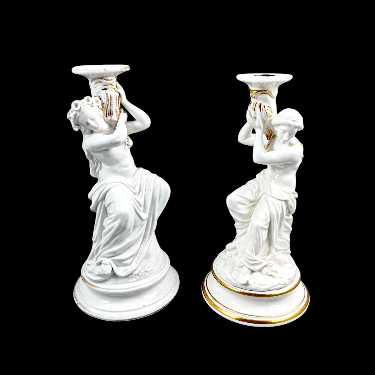 Paire de bougeoirs figuratifs en porcelaine, attribuée à Sutherland & Sons, vers 1880