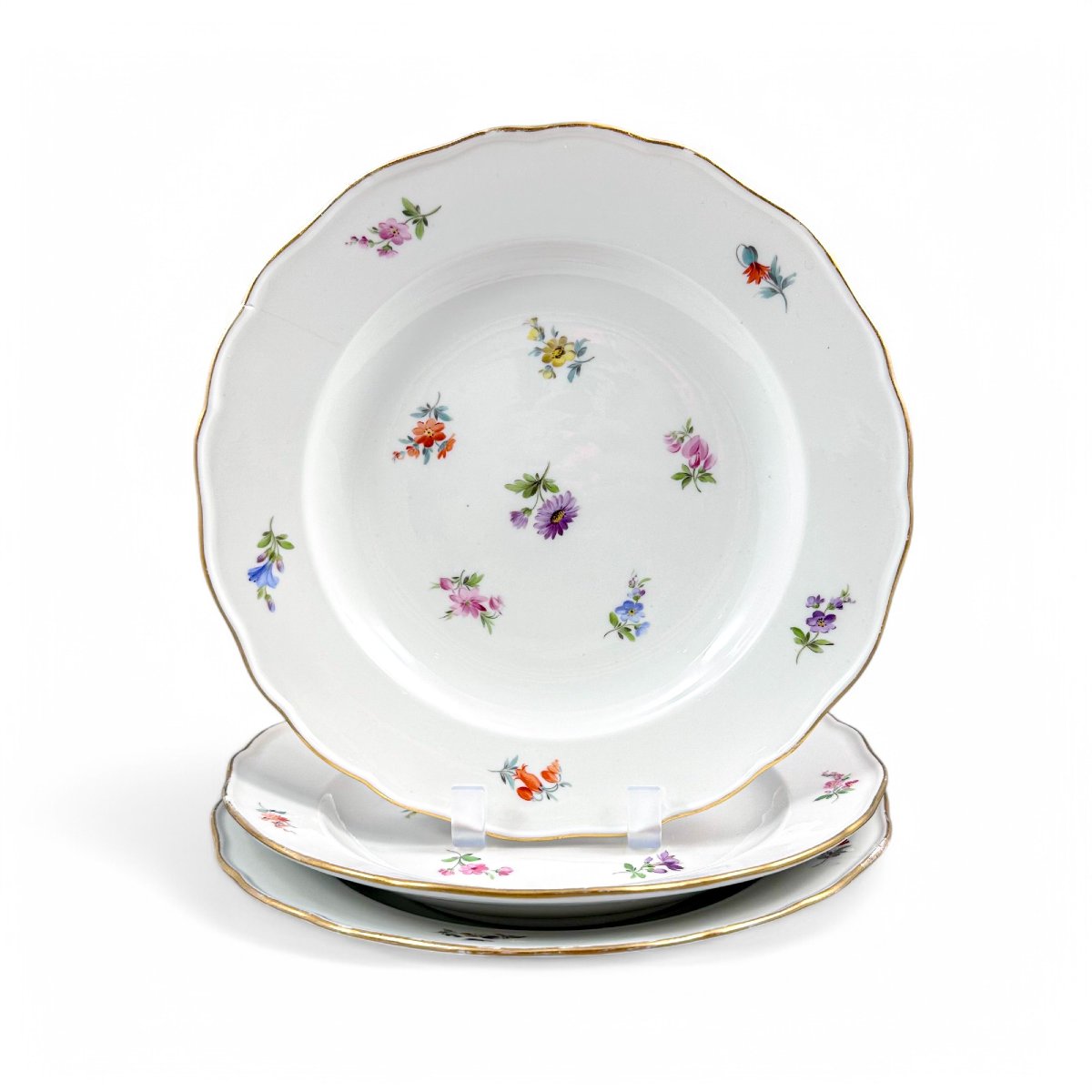 Suite de trois assiettes Meissen à décor Streublumen, vers 1880