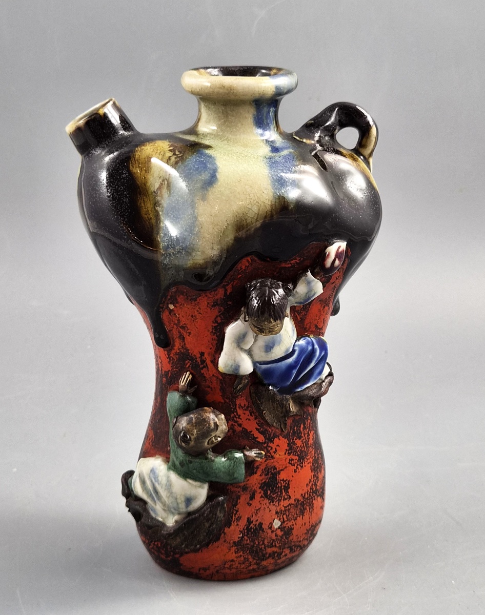 Japanese Sumida Gawa Vase In The Tradition Of Inoue Ryosai Meiji-taishō Period (circa 1900-1920)