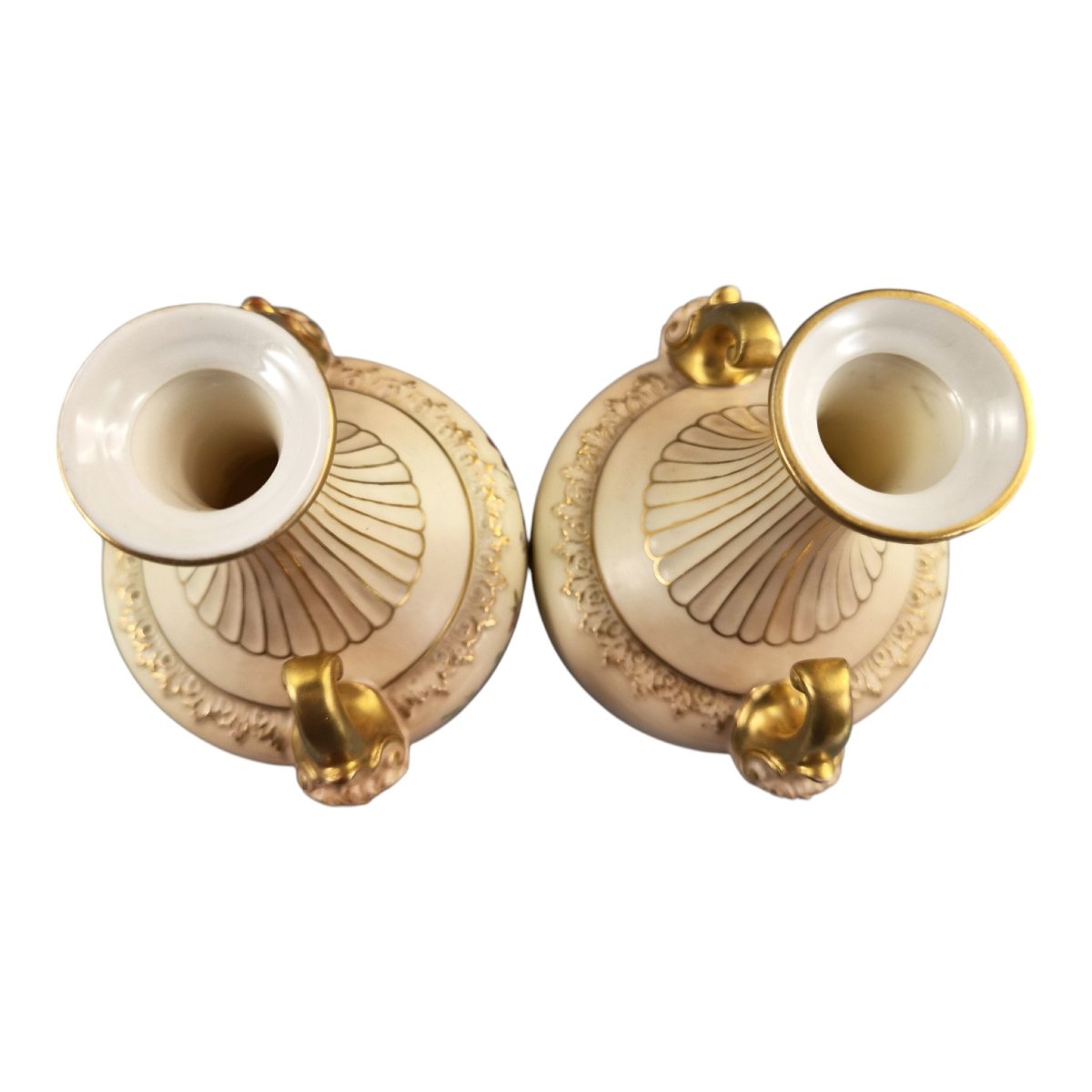 Paire de vases Royal Worcester en porcelaine blush ivory, décor floral, 1900-photo-1